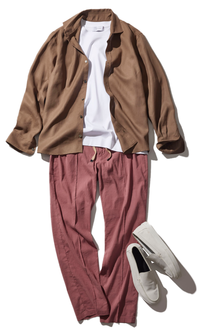 ＰＡＢＬＯ・ＰＴ　ＭＡＬＰＥＮＳＡ　Ｓａｆａｒｉ・ＰＥＬＩＣＯ　ＳＵＮＮＹ　ＳＤスリッポンを着用した男性