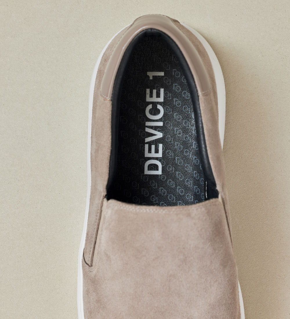 BEIGEカラーのＤＥＶＩＣＥ１　ＳＬＩＰＯＮ