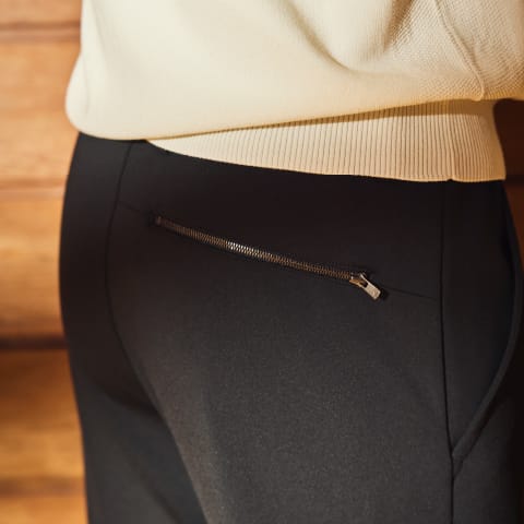 VECCHIO パンツの後ろポケットのアップ画像