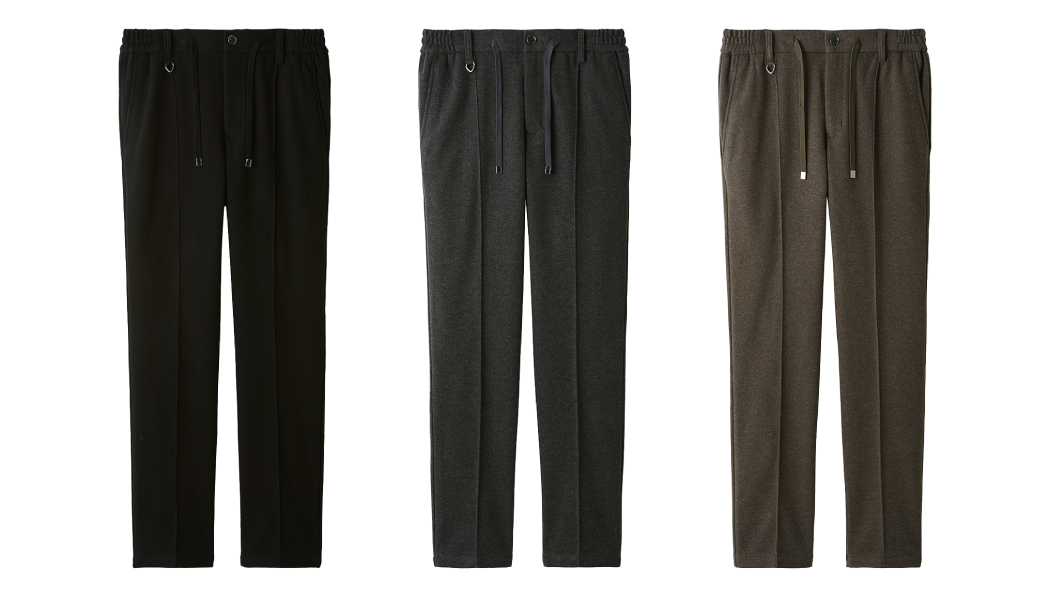 ブラック・チャコールグレー・ライトブラウンのパンツが3つ並べられている様子