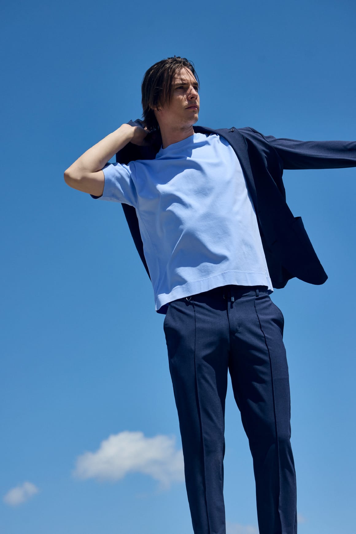 ＭＸＰ　ＳＵＭＭＥＲ　ＳＵ　ＪＫ&ＰＡＢＬＯ　ＳＳ&ＭＸＰ　ＳＵＭＭＥＲ　ＳＵ　ＰＴ&ＤＥＶＩＣＥ１　ＣＡＮＶＡＳを着た男性