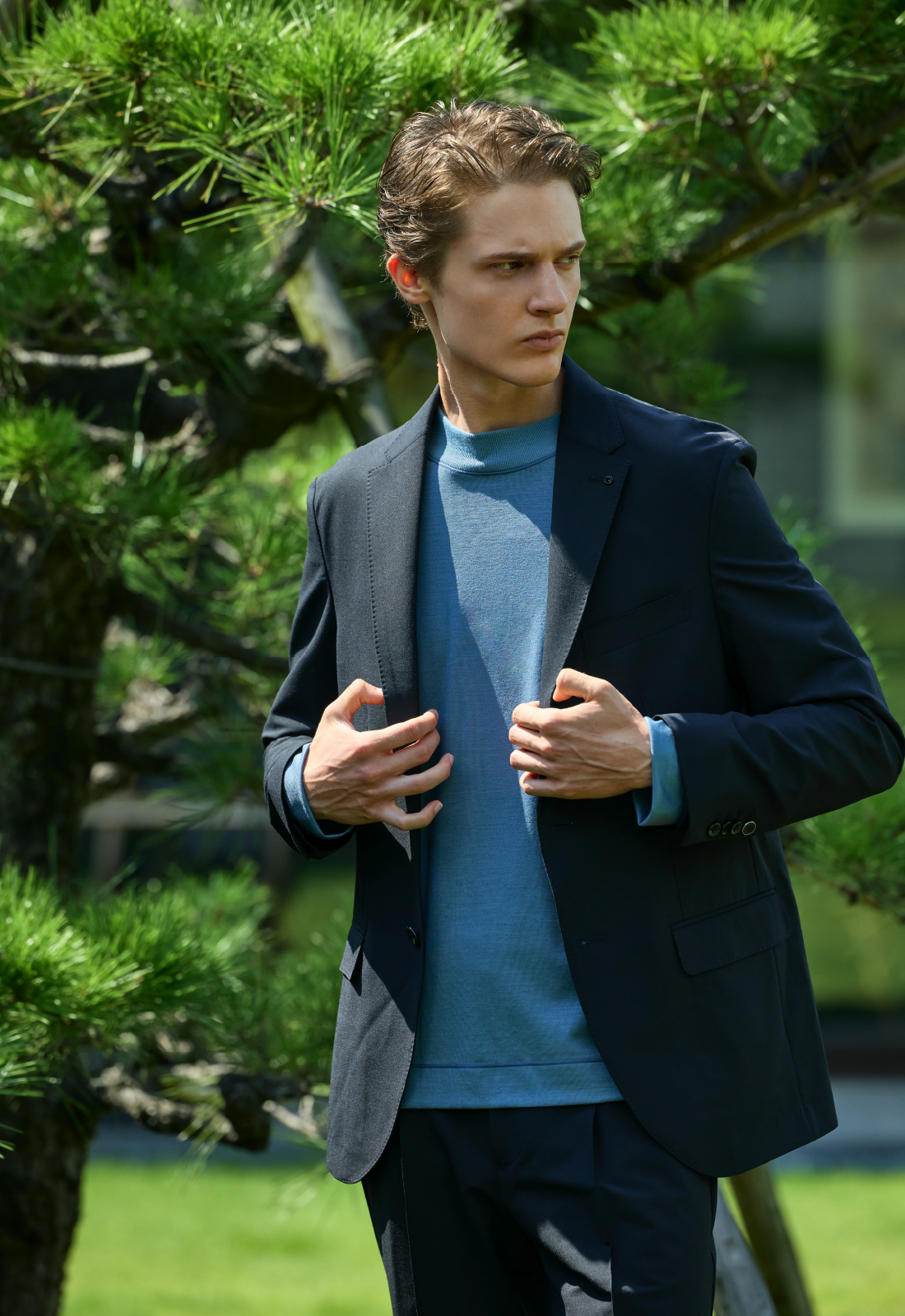 JACKET CUT&SEWN PANTSを着用したモデル