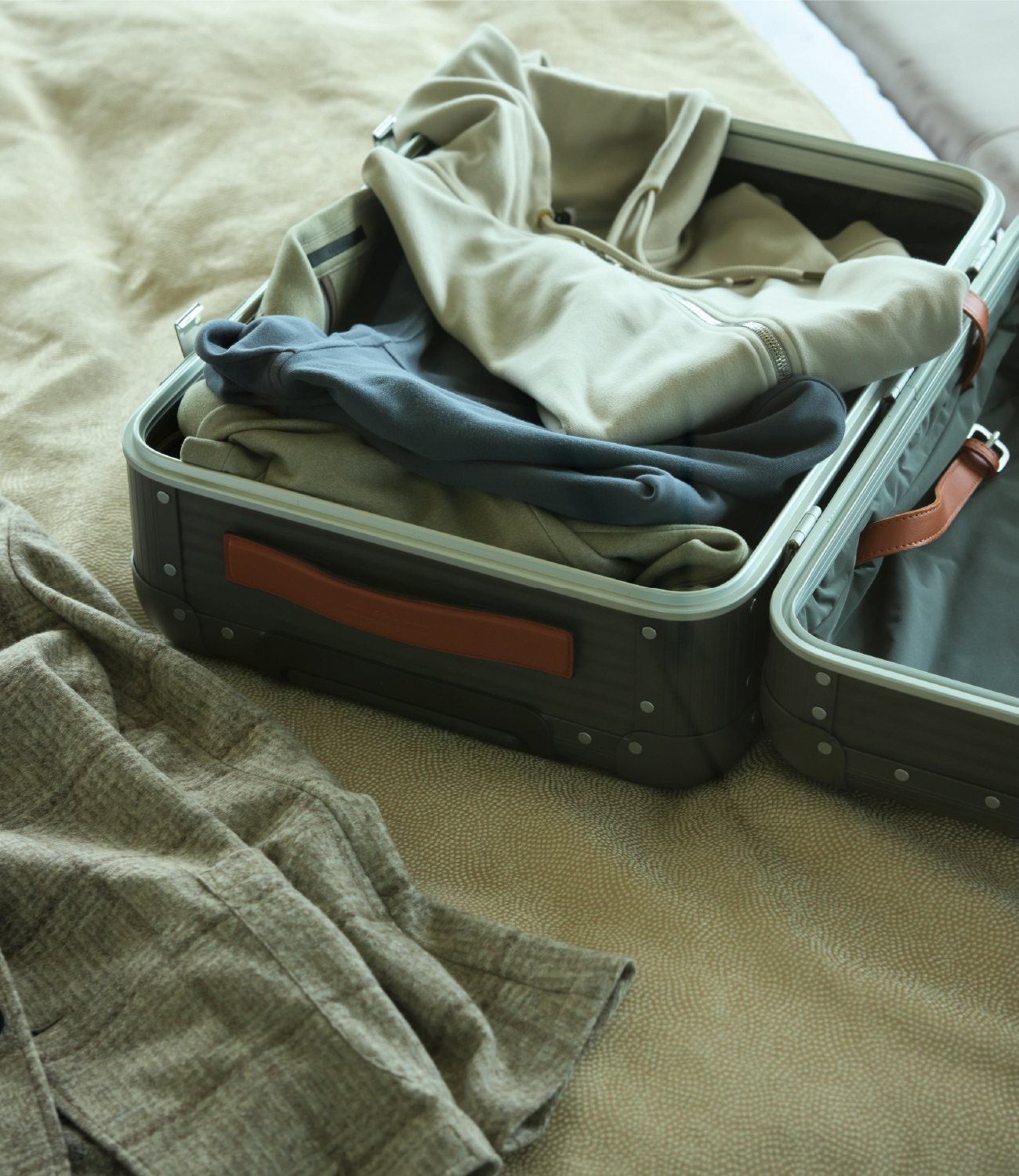 JACKET KNIT PANTS SHOESの画像