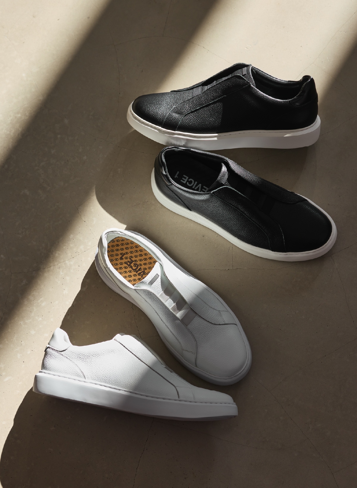 白と黒のＤＥＶＩＣＥ１　ＱＵＩＣＫ商品写真